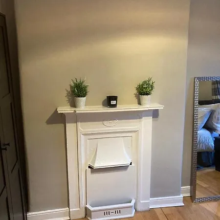 Centre Eyre Square Duplex Townhouse176 شقة *