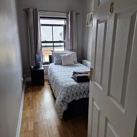 Centre Eyre Square Duplex Townhouse176 شقة غالواي